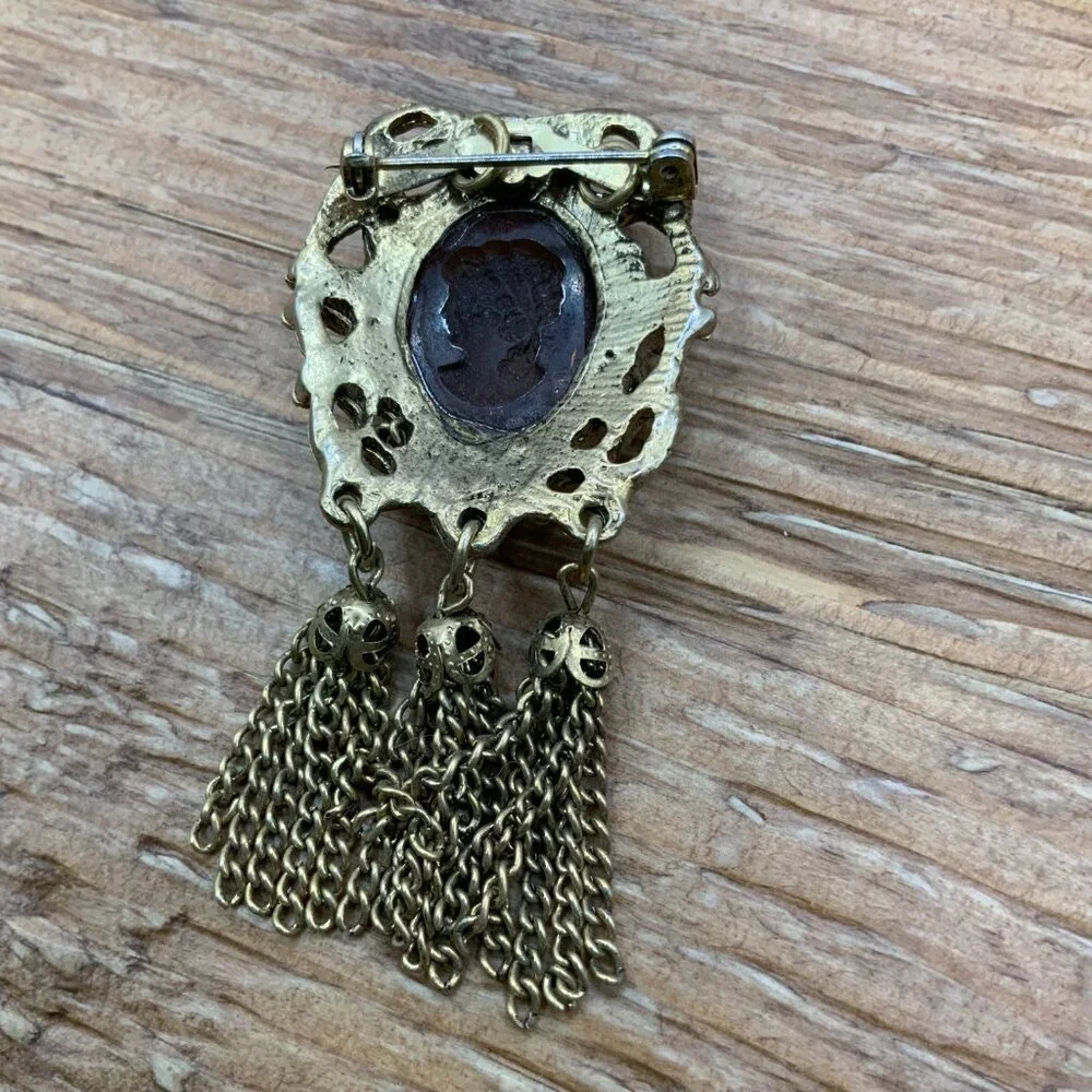 Cameo Vintage Etched Carved Glass Root Beer Gold Tone Tassel Brooch Pendant